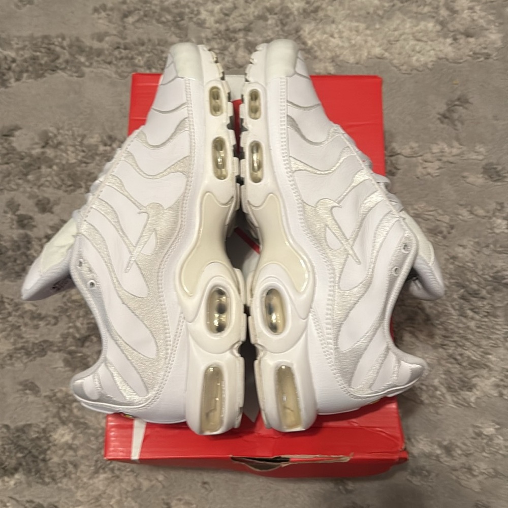 Nike Air Max Plus TN Triple White - Picture 7 of 8